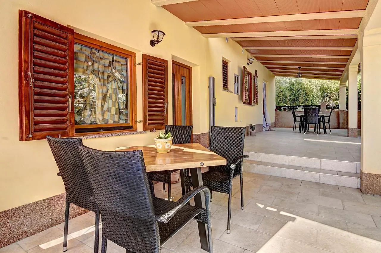 Apartments With A Parking Space Fazana - 7207